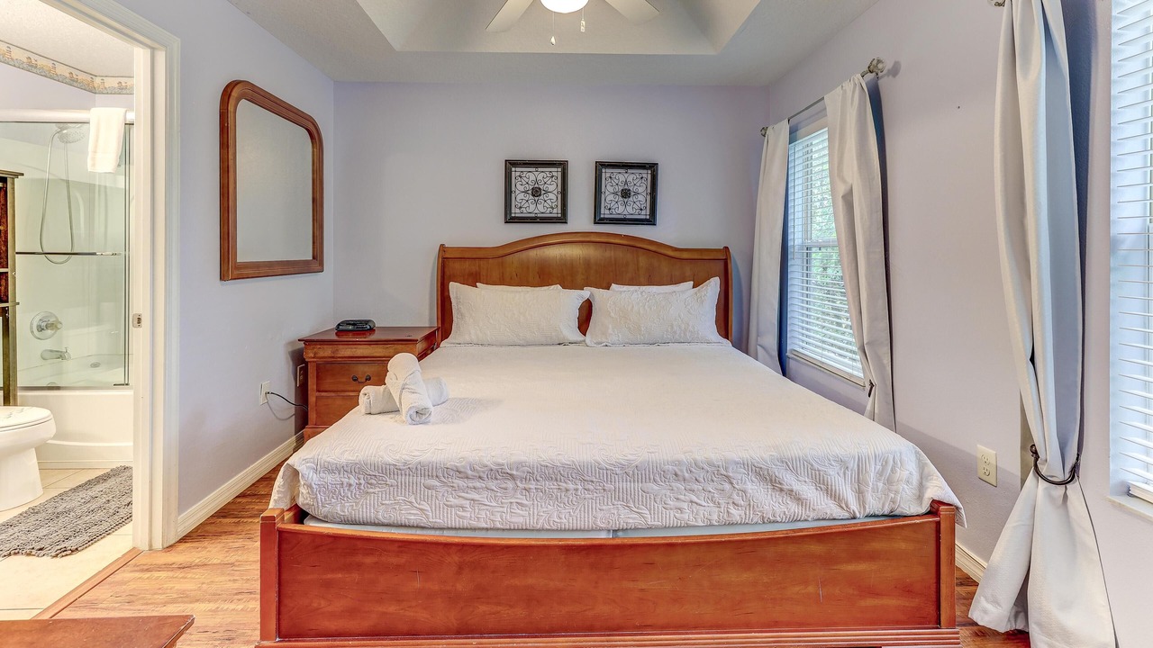 Photo of Bedroom in Crestwynd Bay