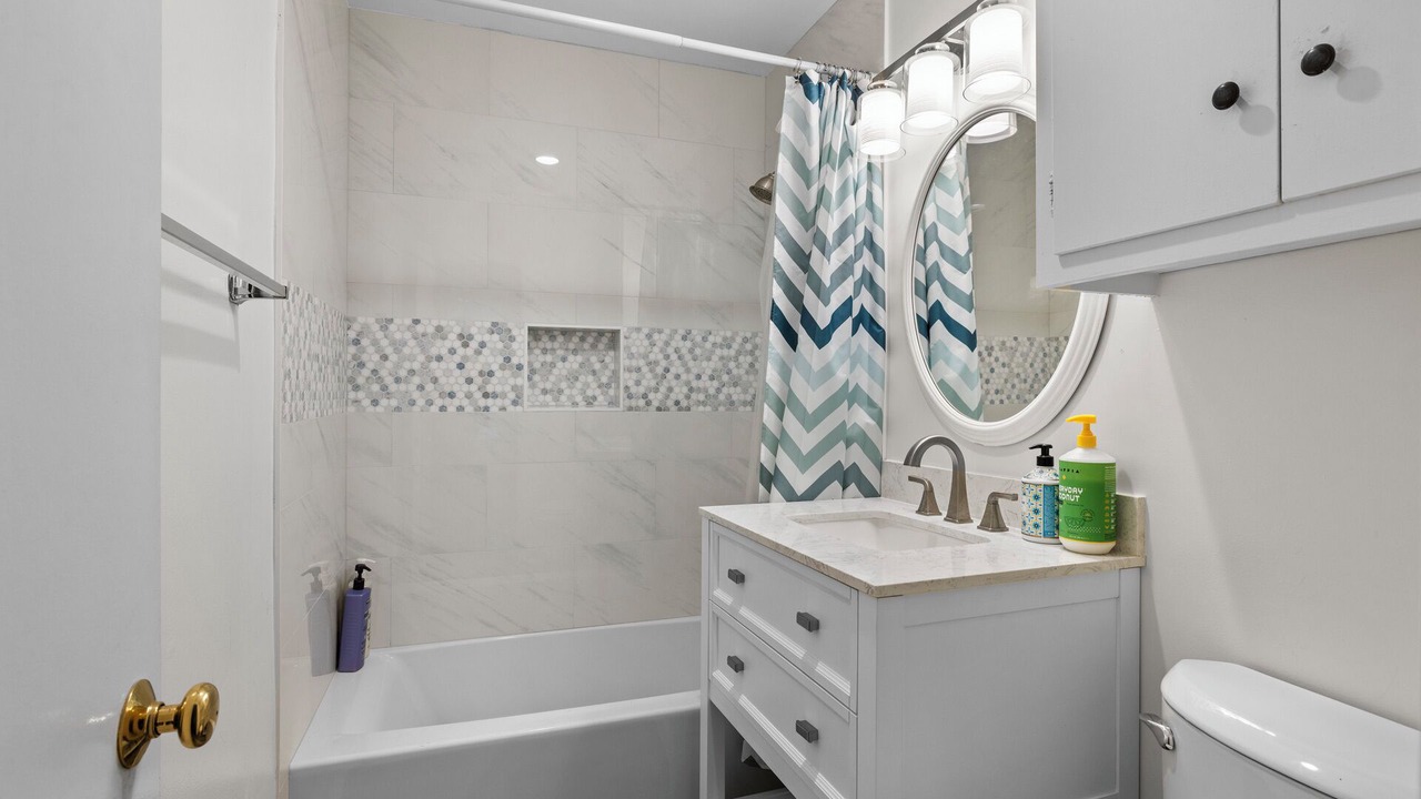 Photo of Bathroom in Balboa Island