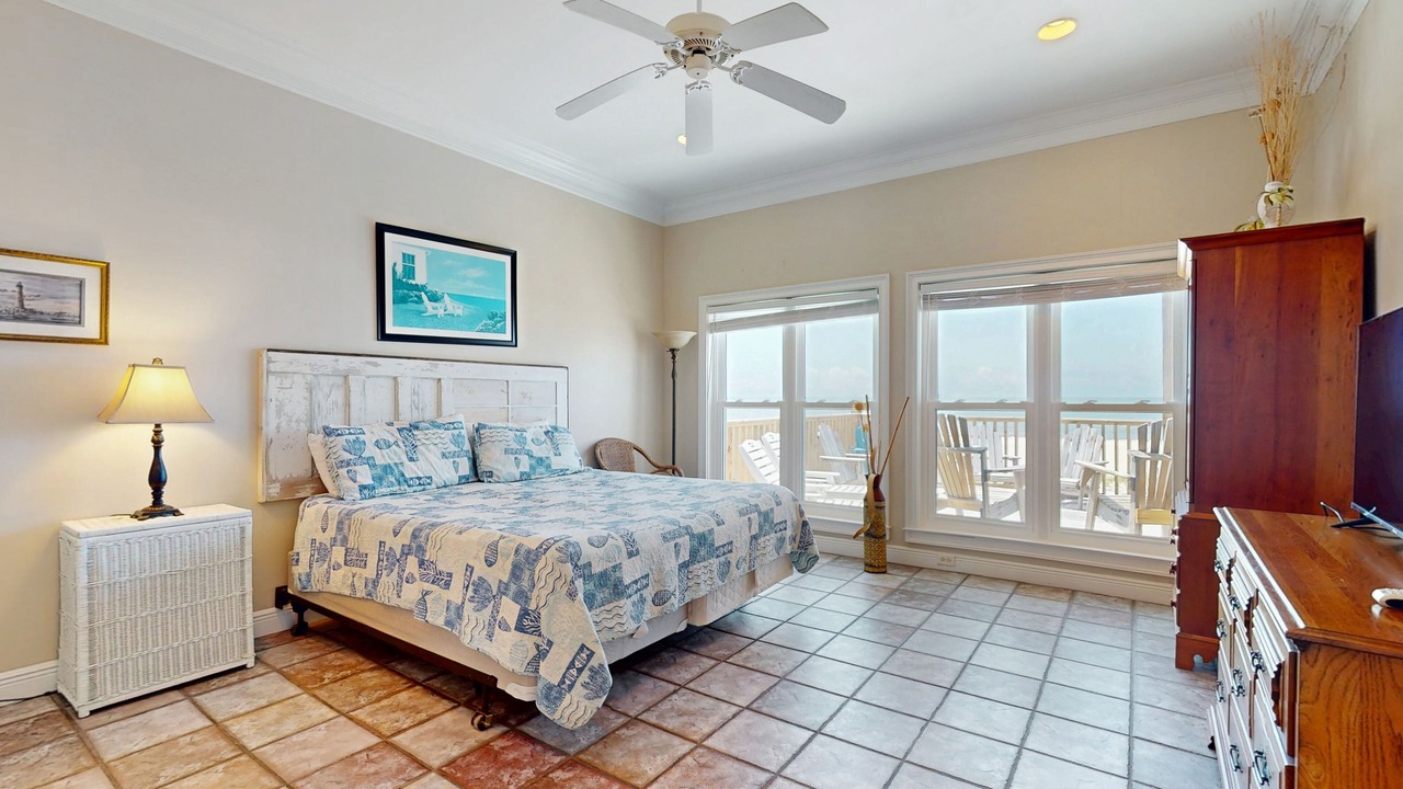 Photo of Bedroom in Audubon Place