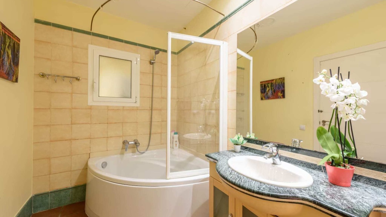 Photo of Bathroom in El Poble-sec