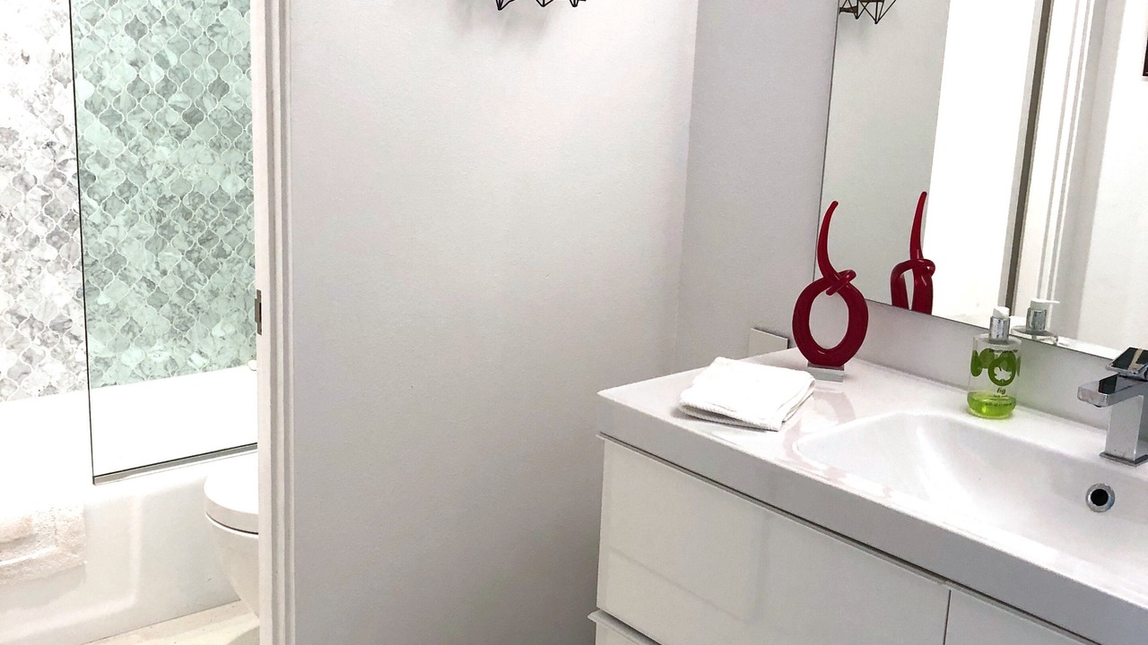 Photo of Bathroom in Araby Commons