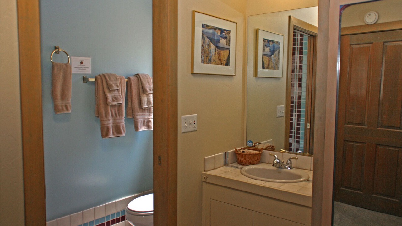 Photo of Bathroom in Yosemite West