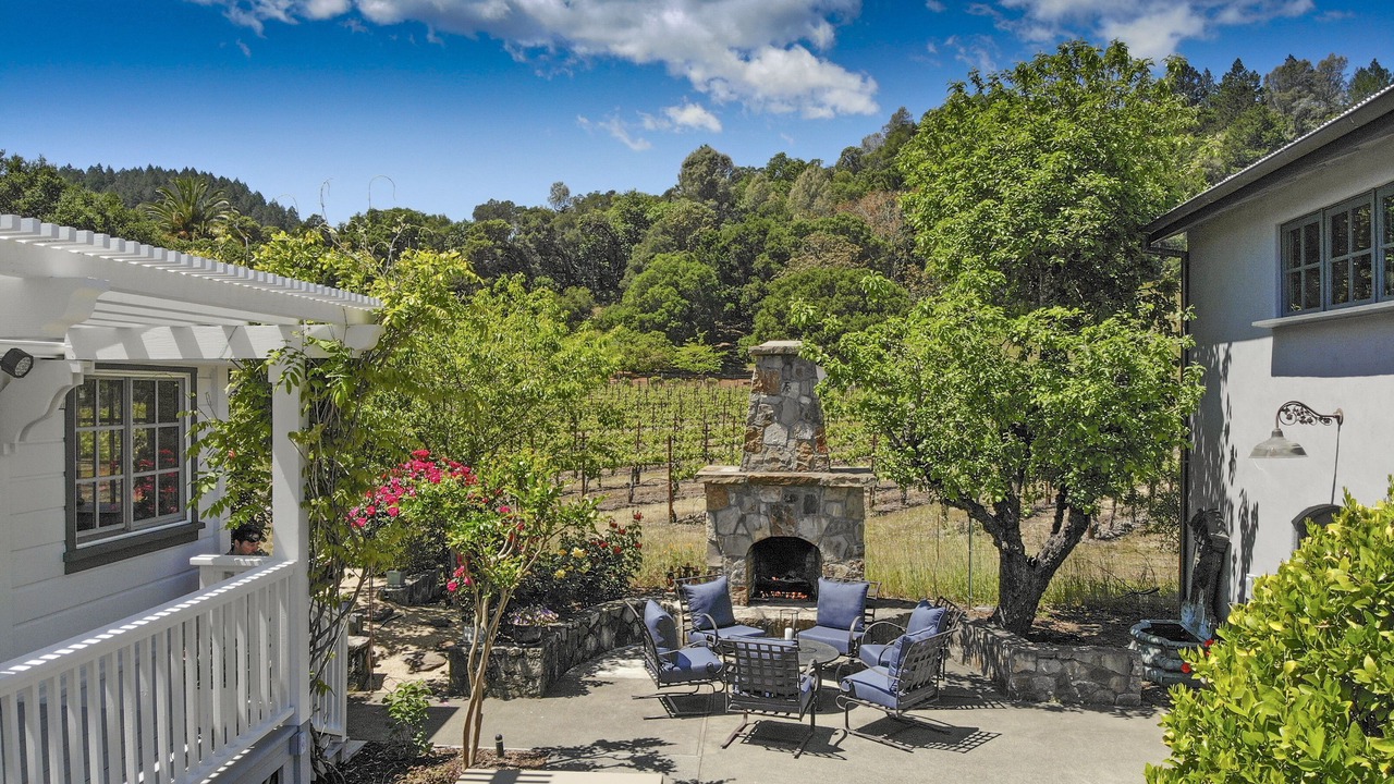 Photo of Livingroom in St. Helena