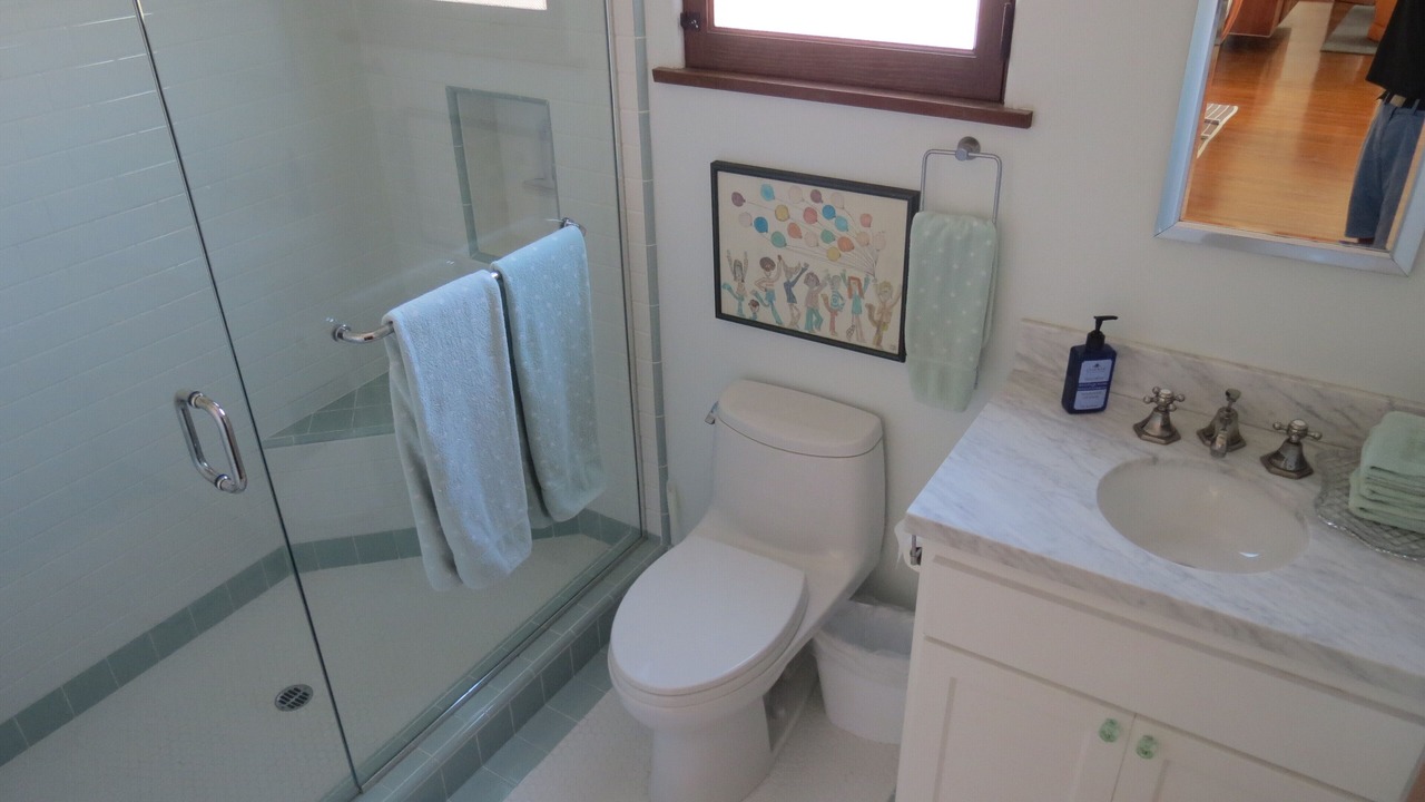 Photo of Bathroom in Belmont Shore
