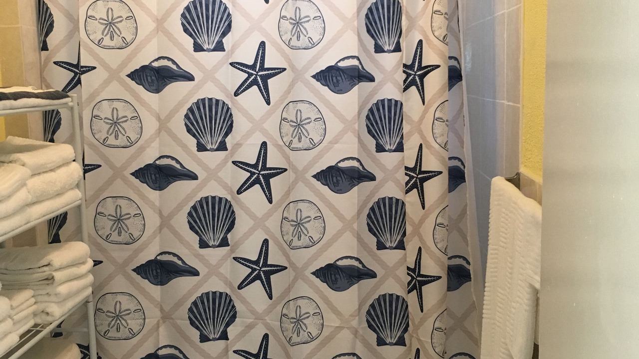 Photo of Bathroom in Rokers Point