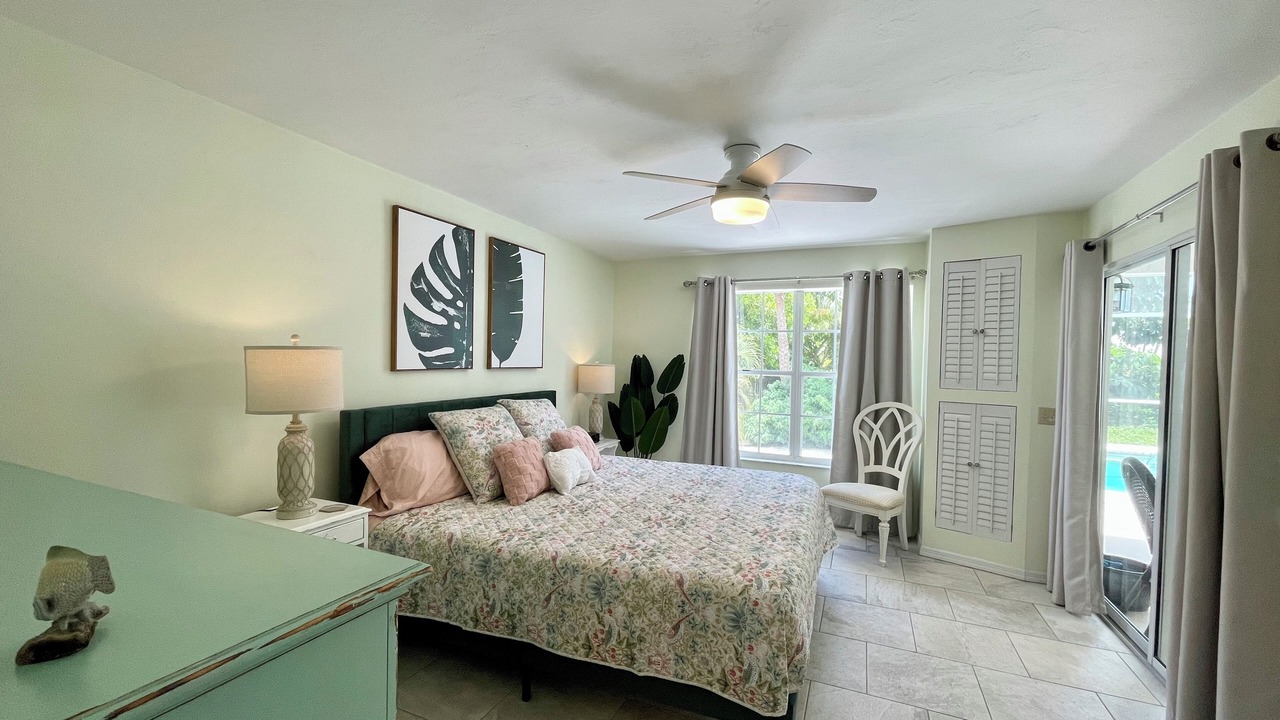 Photo of Bedroom in Naples Park