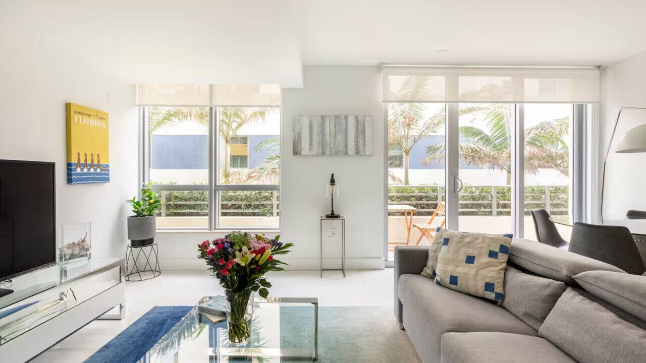 Photo of Livingroom in South of Fifth