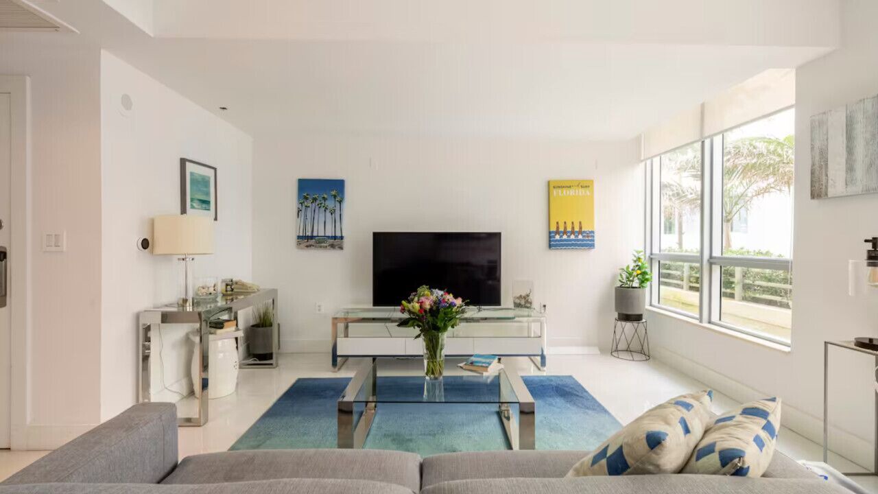 Photo of Livingroom in South of Fifth