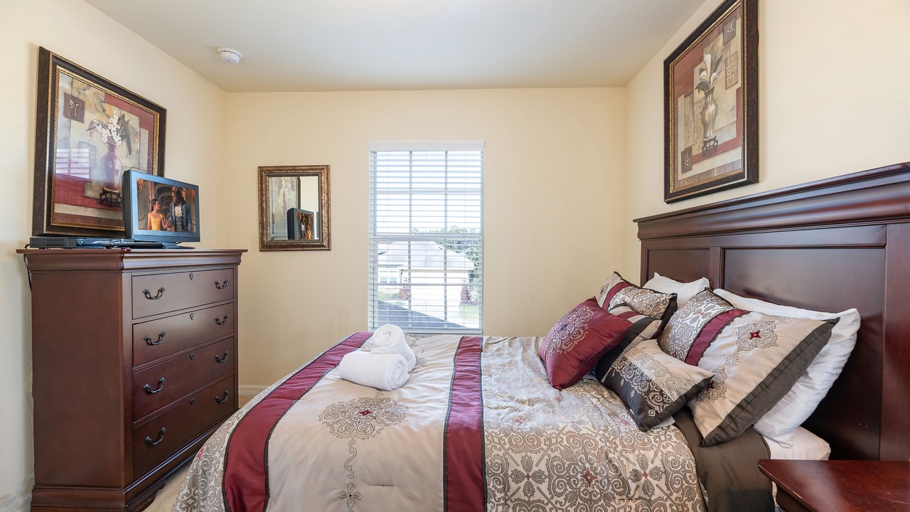 Photo of Bedroom in Cypress Pointe
