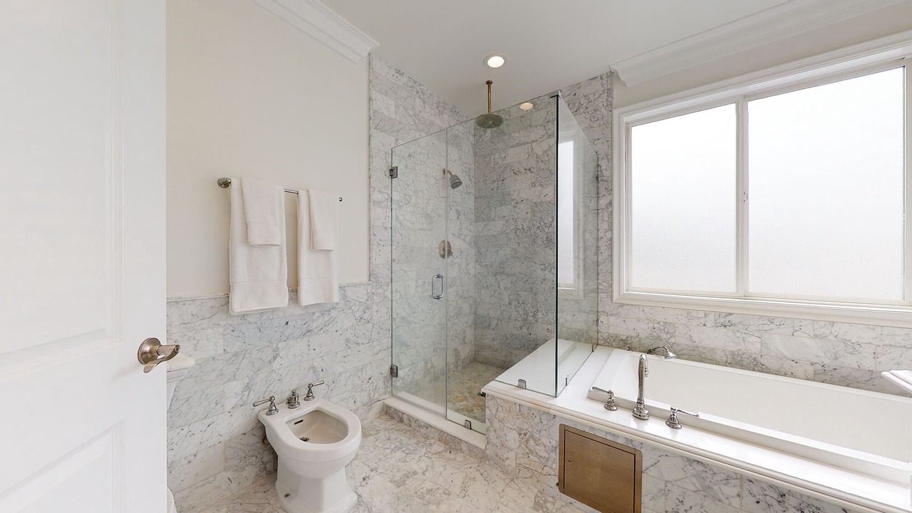 Photo of Bathroom in Pico - Robertson