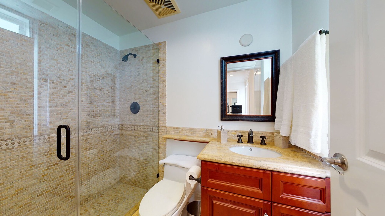 Photo of Bathroom in Pico - Robertson