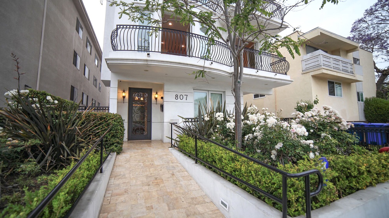 Photo of Outdoor in Pico - Robertson
