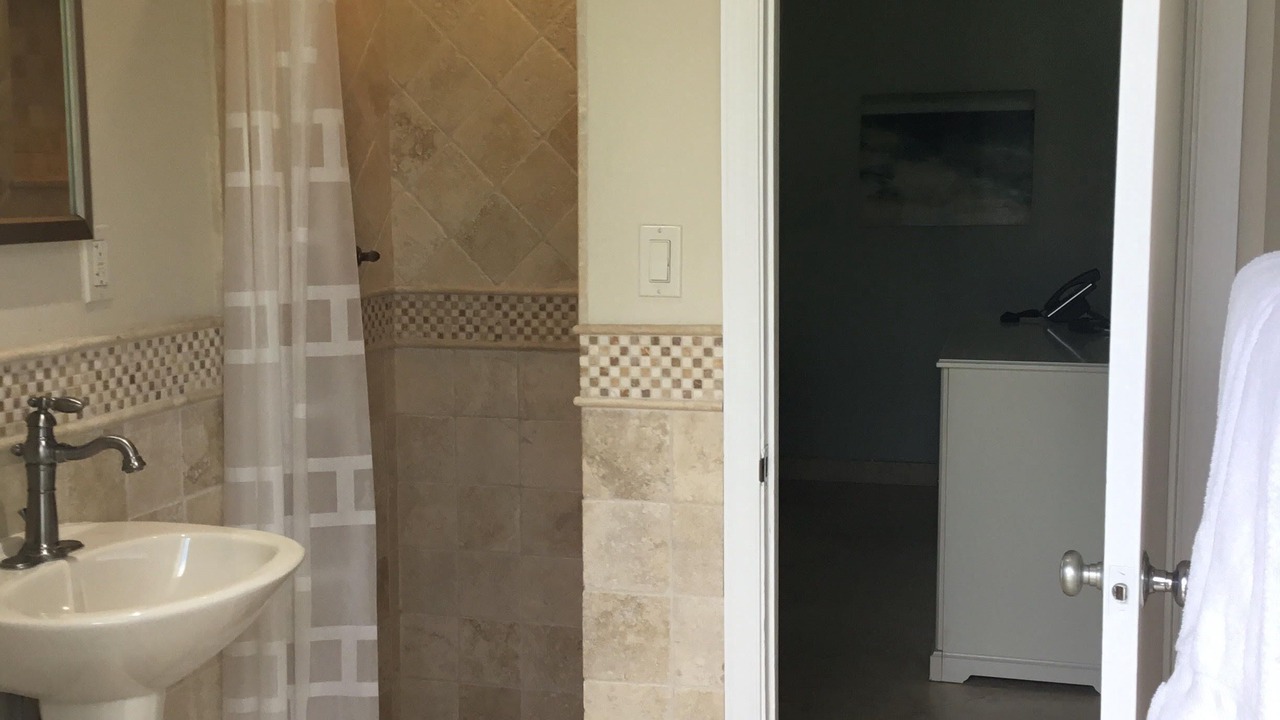 Photo of Bathroom in Hillsboro Beach