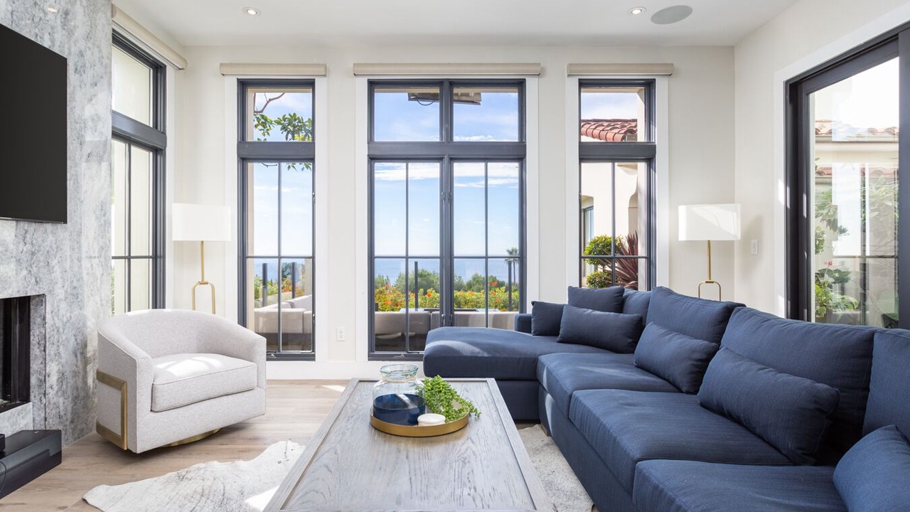 Photo of Livingroom in Newport Coast