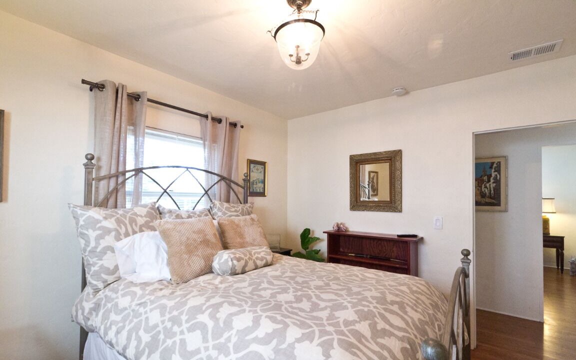 Photo of Bedroom in Oak Park