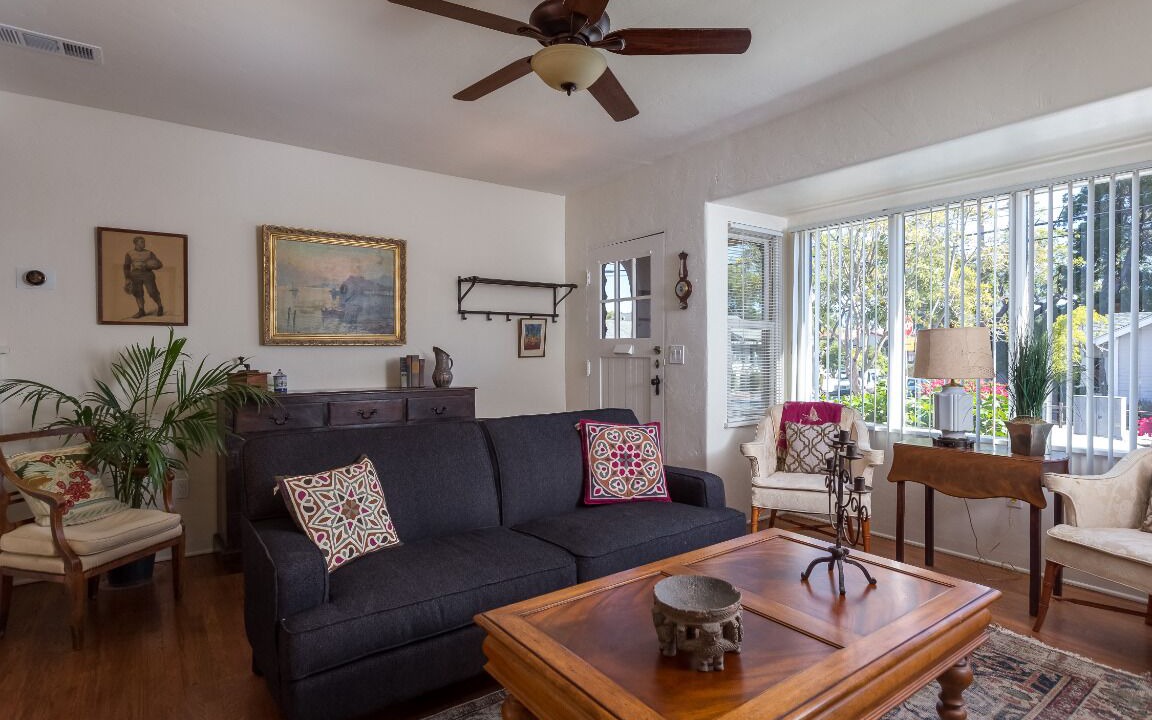 Photo of Livingroom in Oak Park