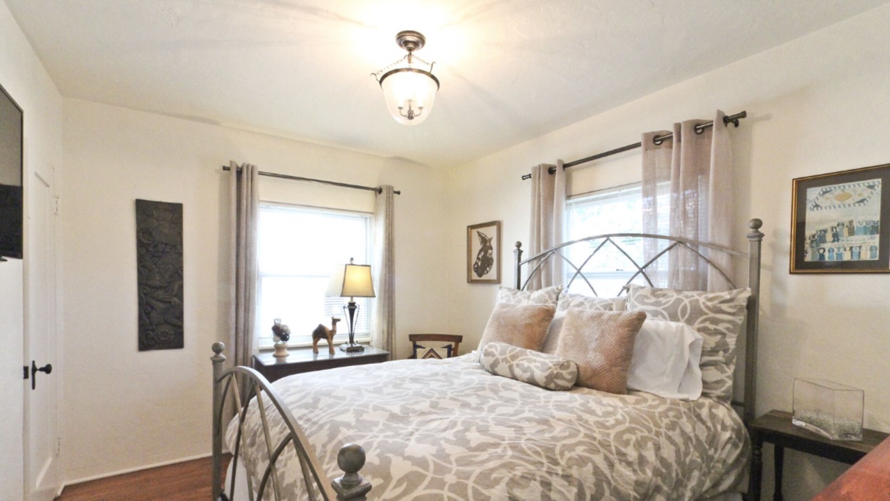 Photo of Bedroom in Oak Park