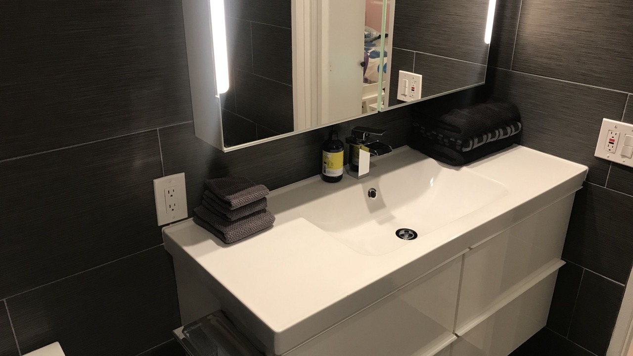Photo of Bathroom in Lyon Street