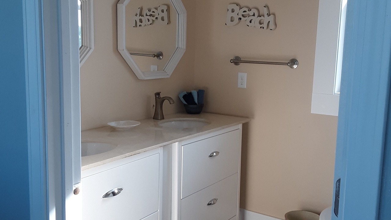 Photo of Bathroom in Long Beach