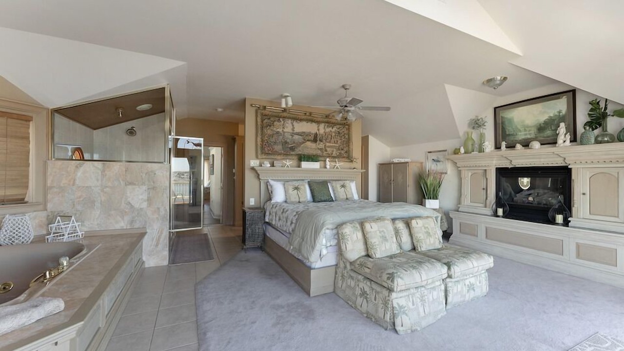 Photo of Bedroom in Avalon
