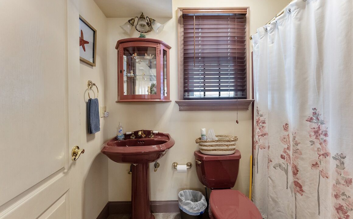 Photo of Bathroom in Avalon