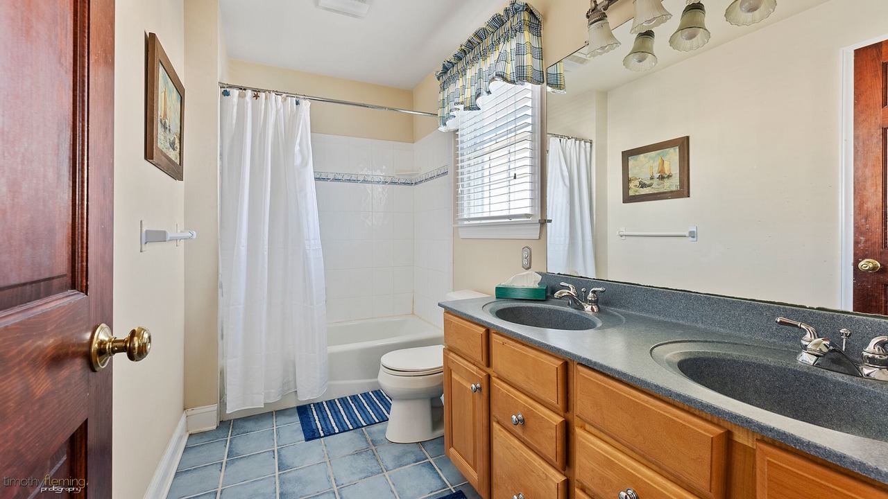 Photo of Bathroom in Avalon