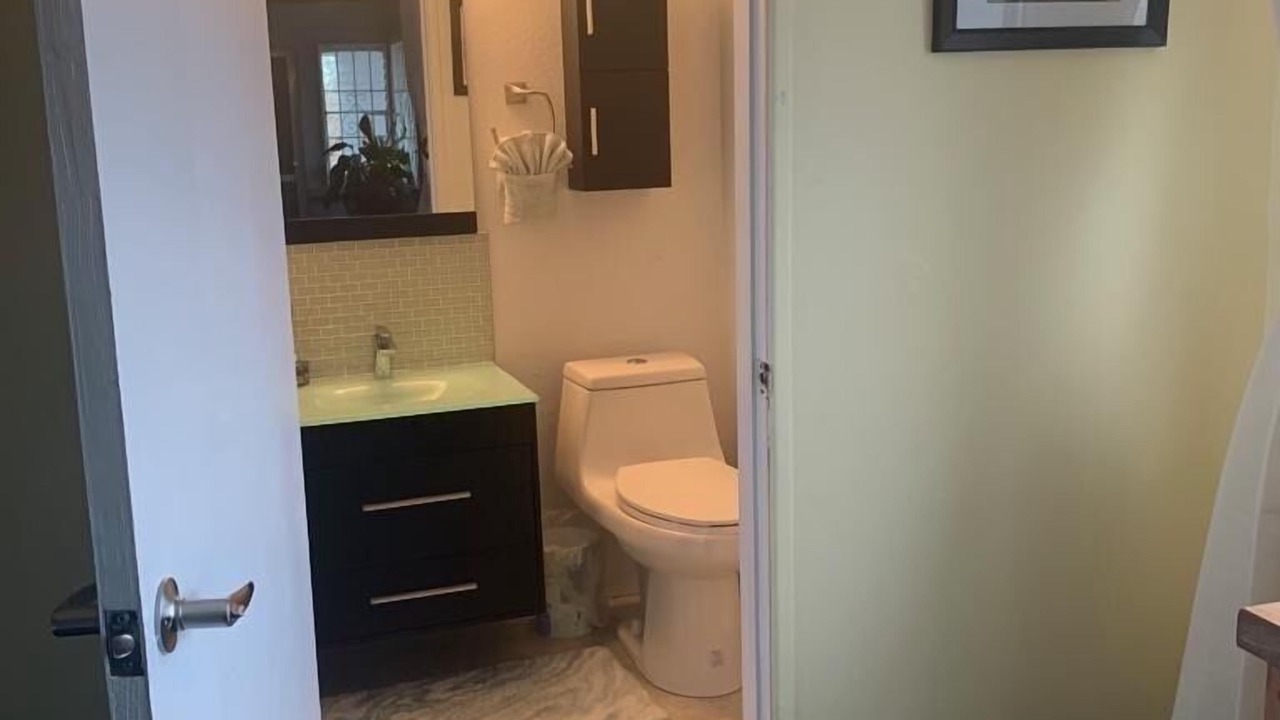 Photo of Bathroom in Estate Upper John Dunko