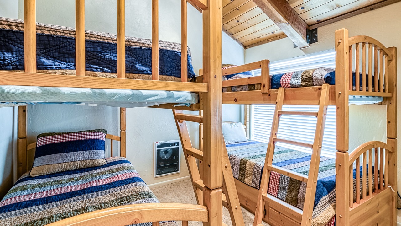 Photo of Bedroom in Mammoth Lakes