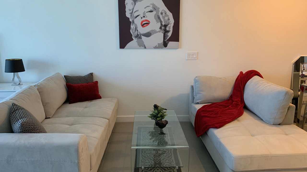 Photo of Livingroom in Town Square