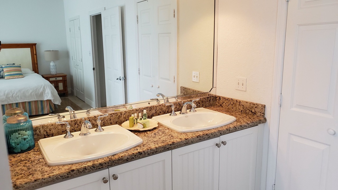 Photo of Bathroom in Alice Town