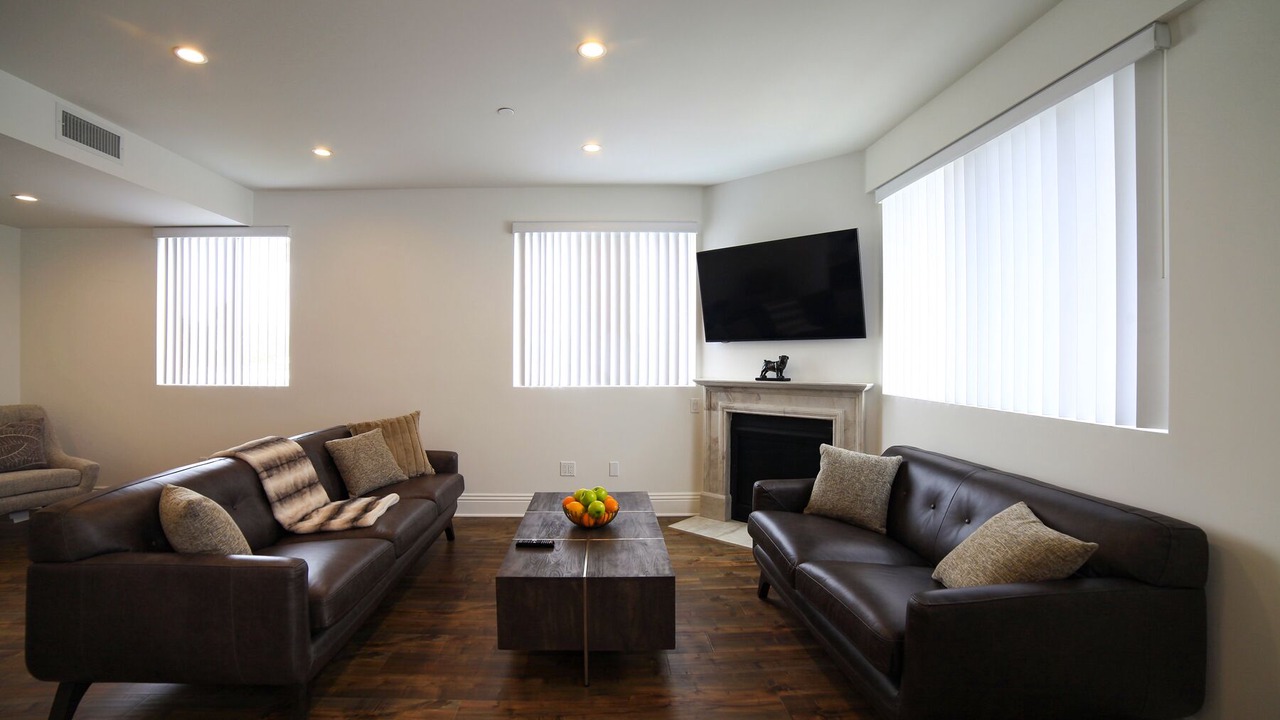 Photo of Livingroom in Pico - Robertson