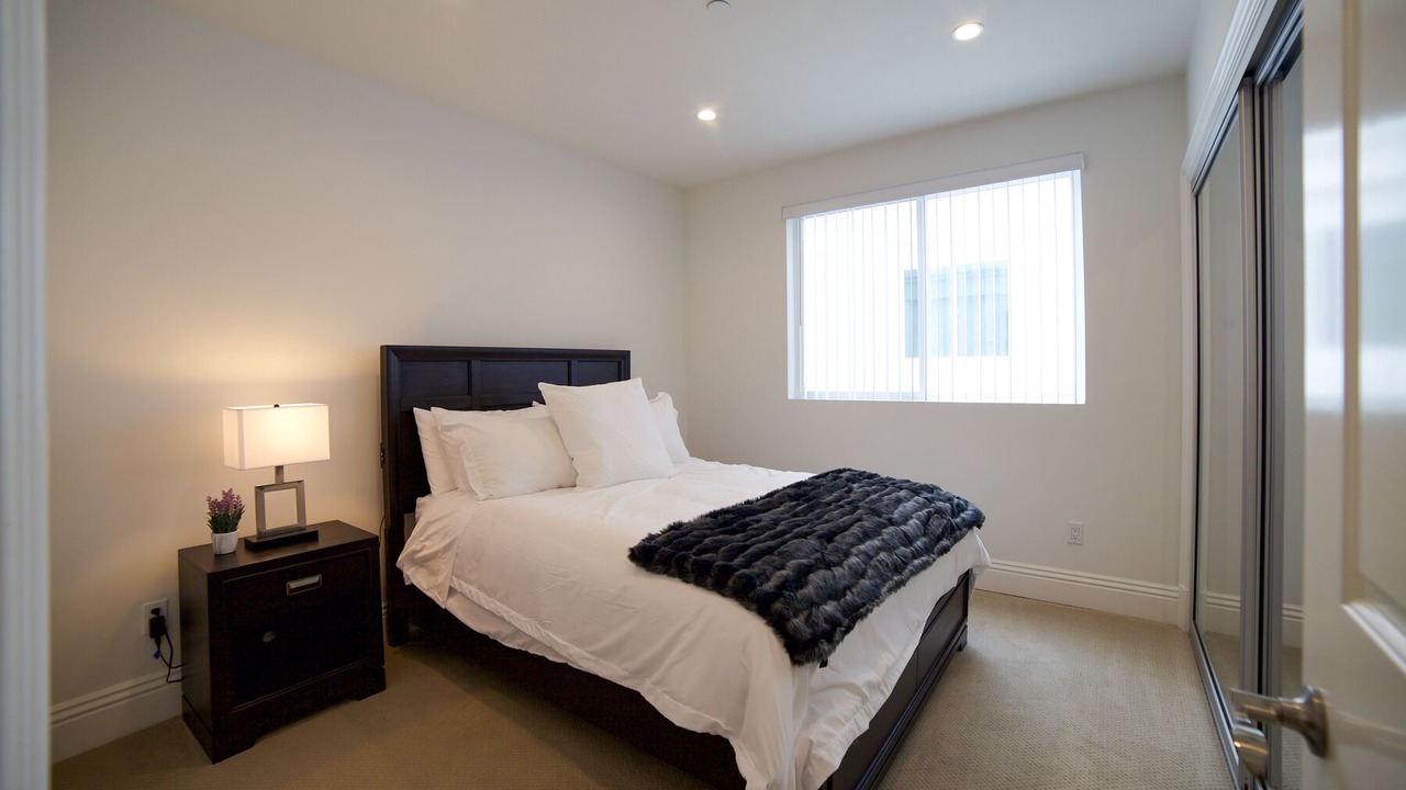 Photo of Bedroom in Pico - Robertson