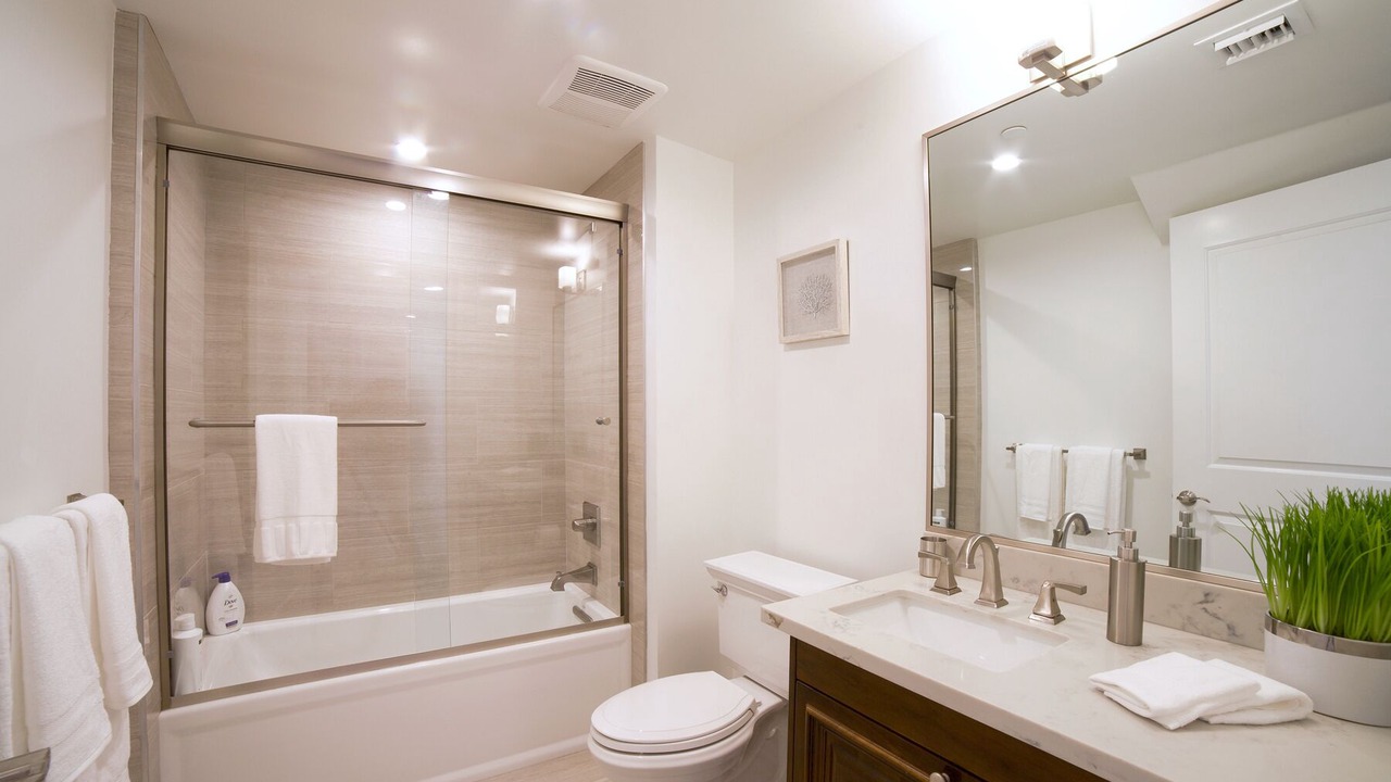 Photo of Bathroom in Pico - Robertson
