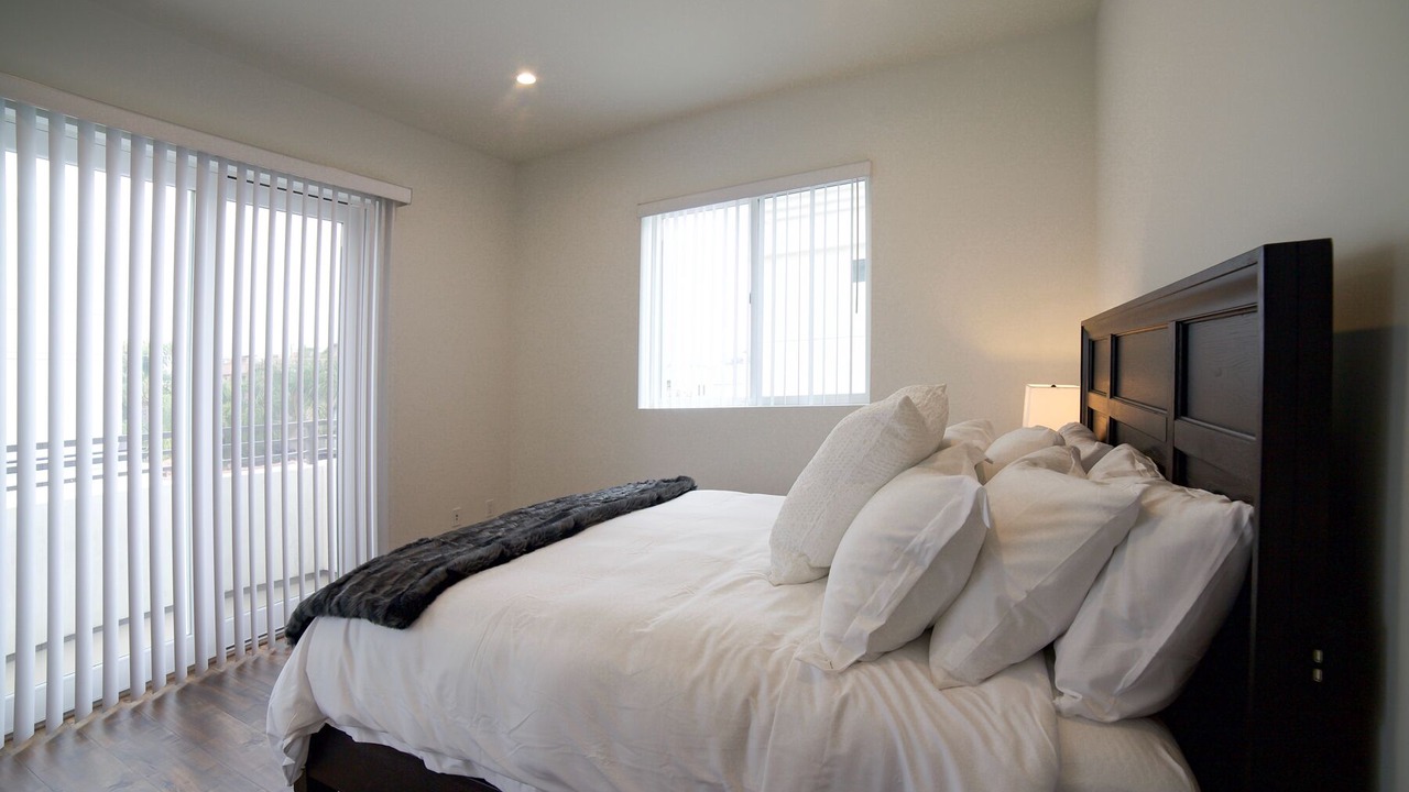 Photo of Bedroom in Pico - Robertson