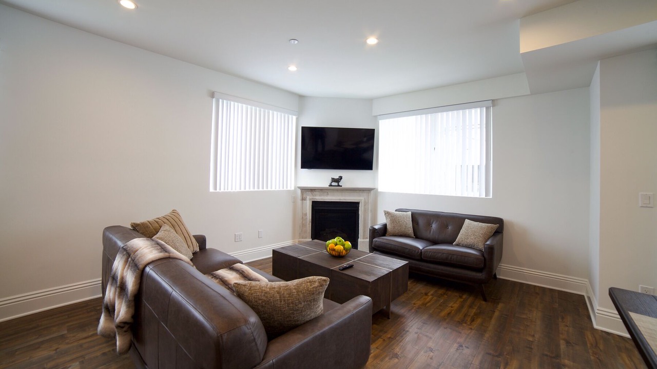 Photo of Livingroom in Pico - Robertson