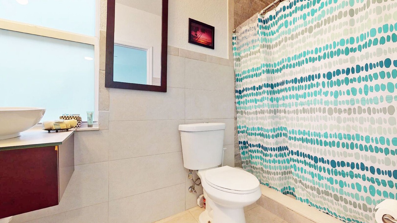 Photo of Bathroom in West Avenue