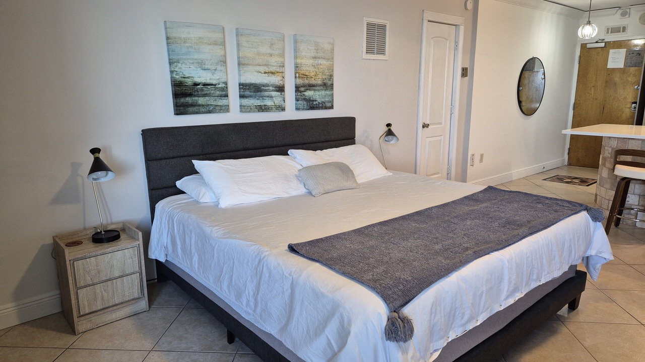Photo of Bedroom in Galt Mile
