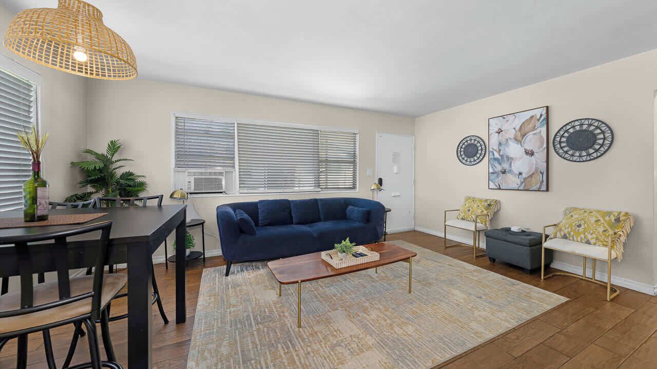Photo of Livingroom in Crown Point