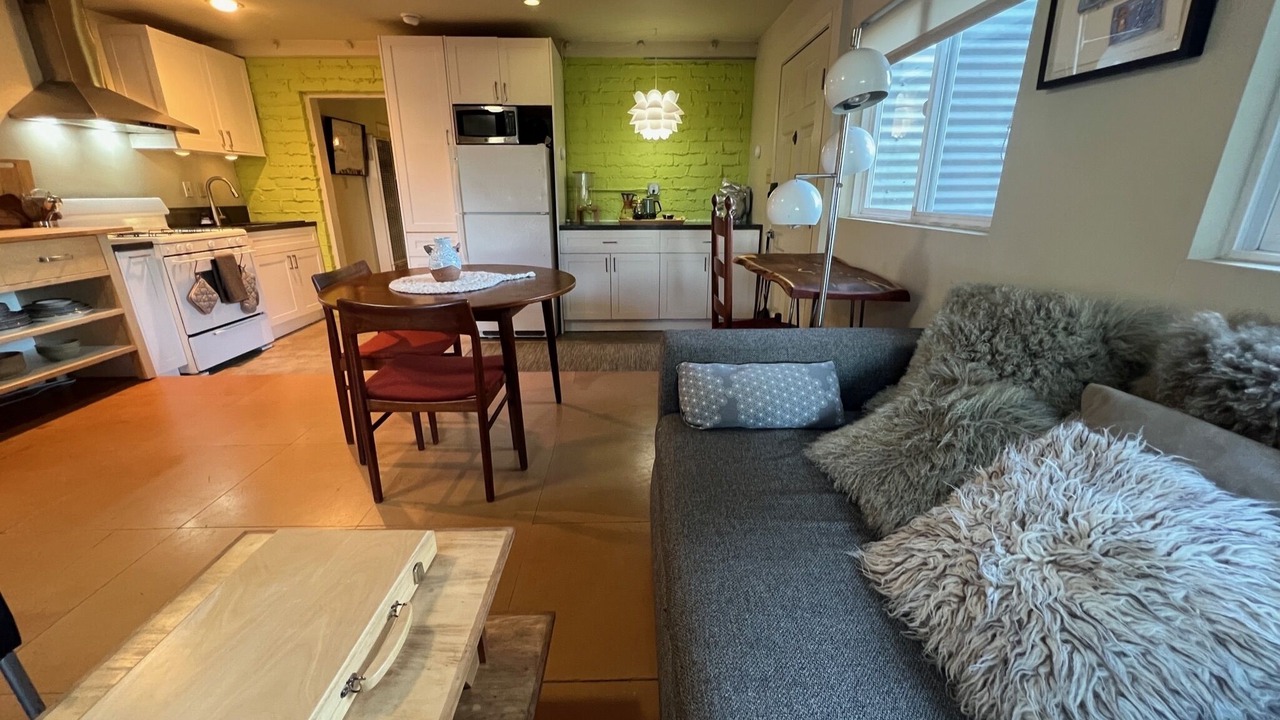 Photo of Livingroom in Sunset Junction