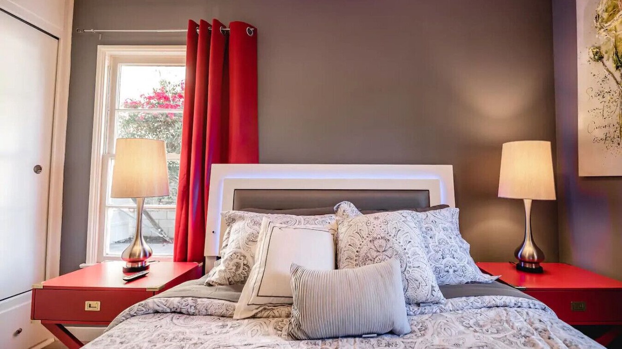 Photo of Bedroom in NoHo Arts District