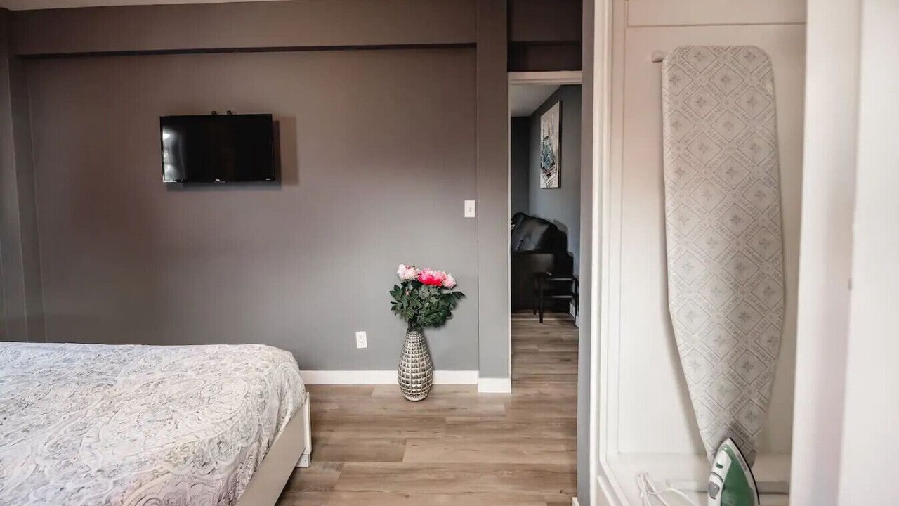 Photo of Bedroom in NoHo Arts District