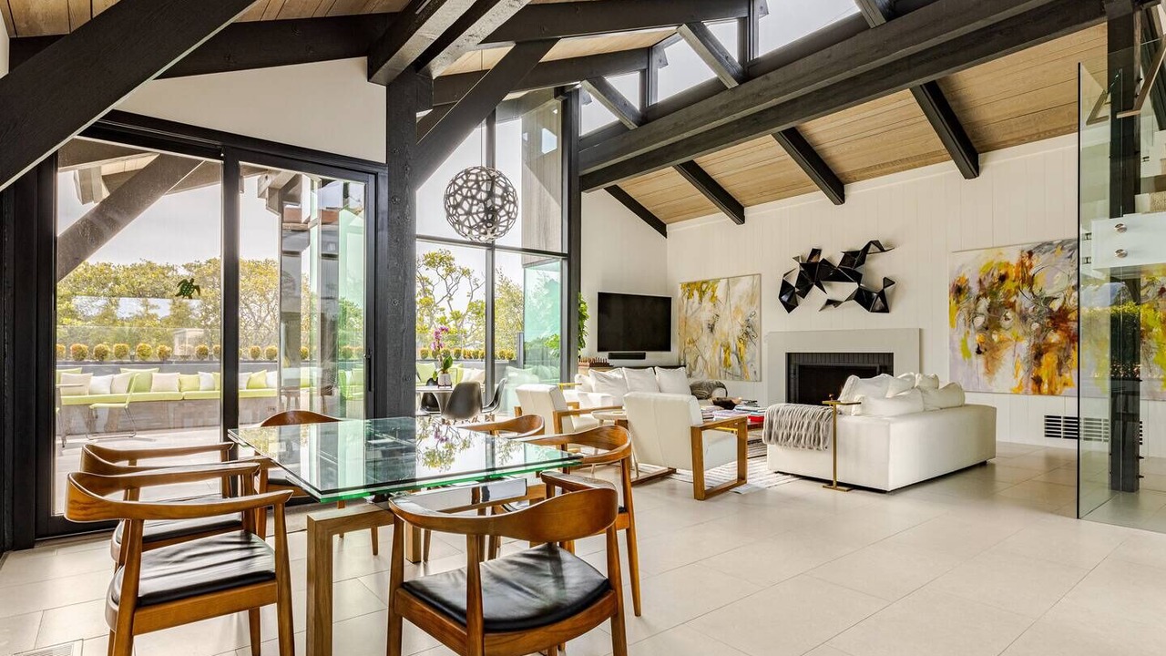 Photo of Livingroom in Carmel Point