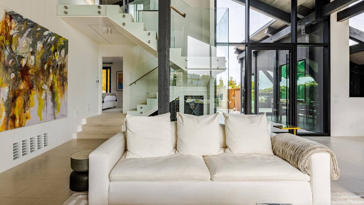 Photo of Livingroom in Carmel Point