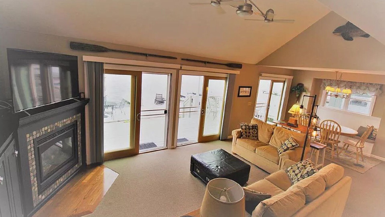 Photo of Livingroom in Hammondsport