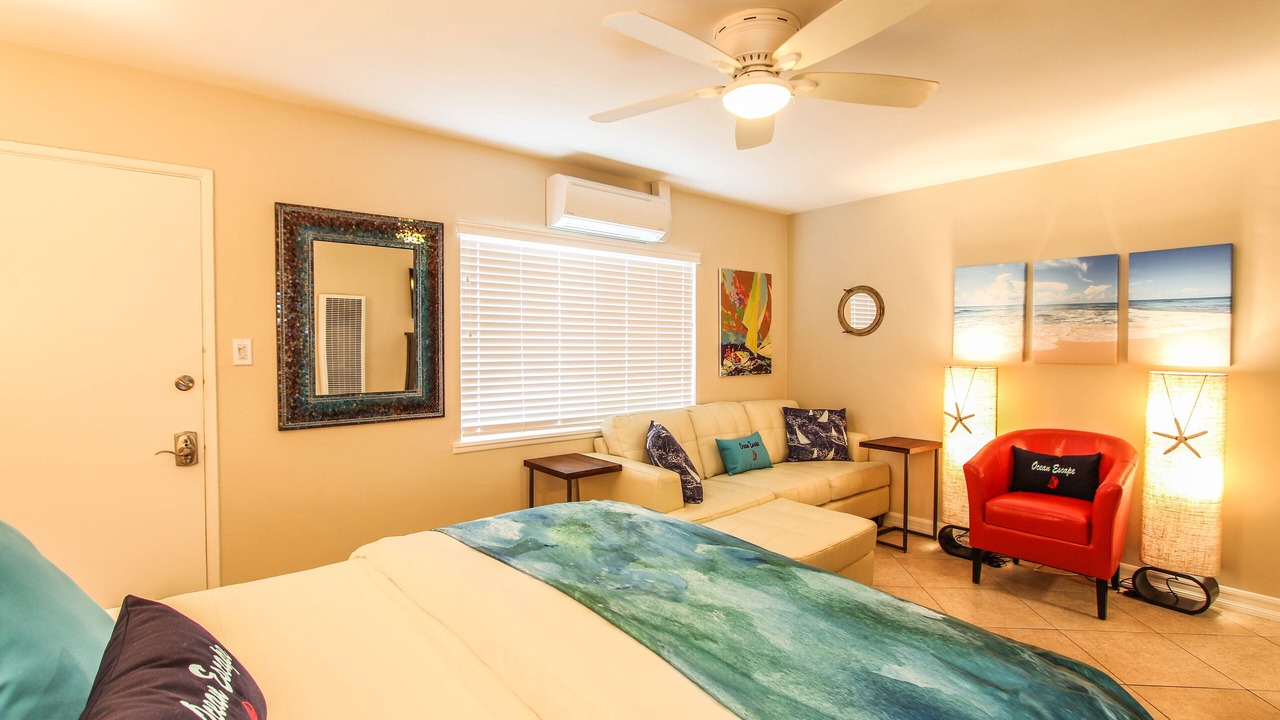 Photo of Bedroom in Lido Isle