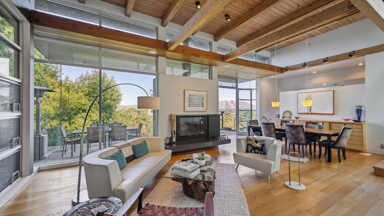 Photo of Livingroom in Point Reyes Station