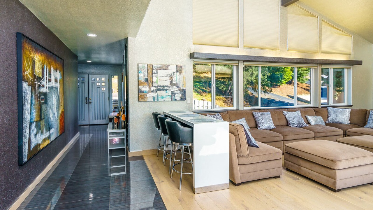Photo of Livingroom in Groveland