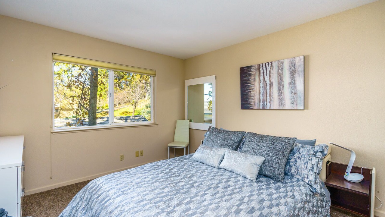 Photo of Bedroom in Groveland
