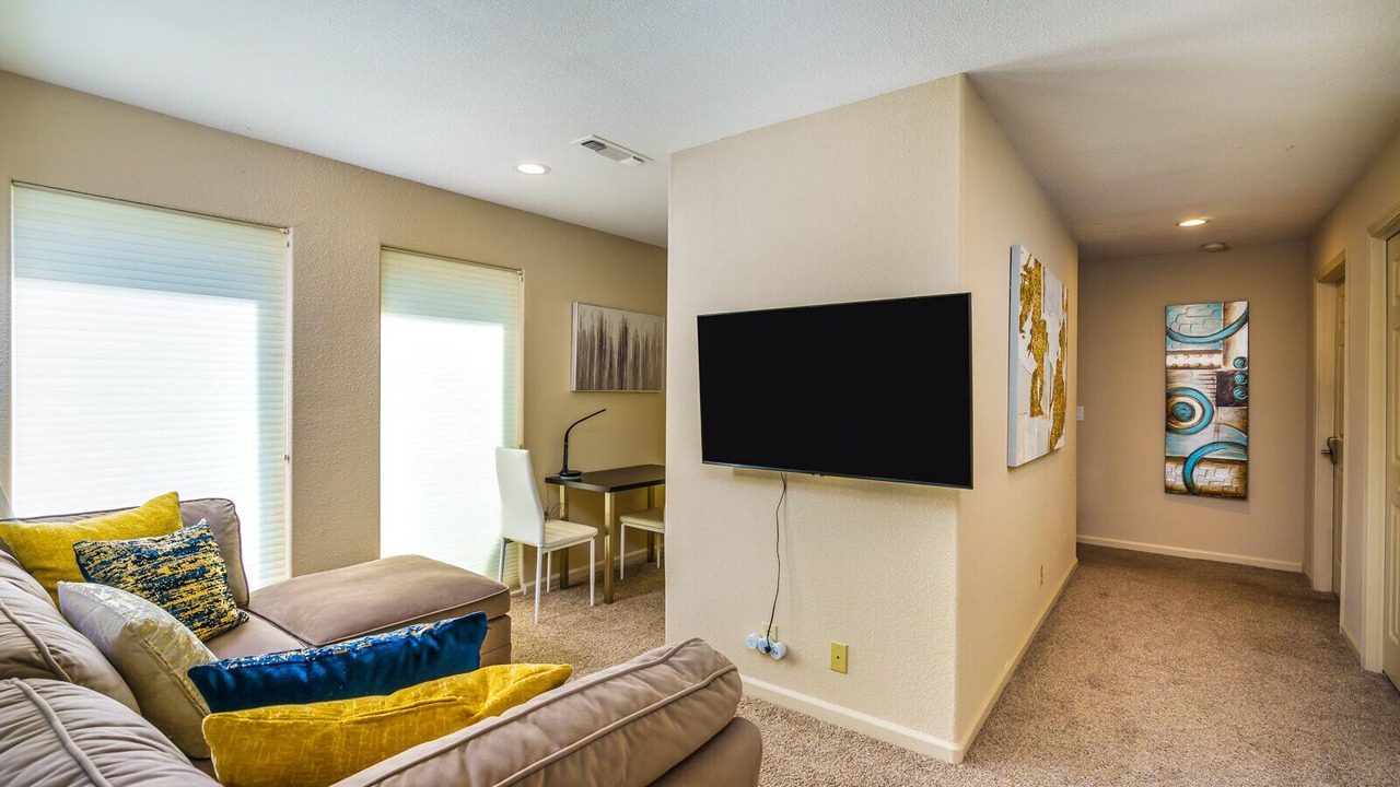Photo of Livingroom in Groveland