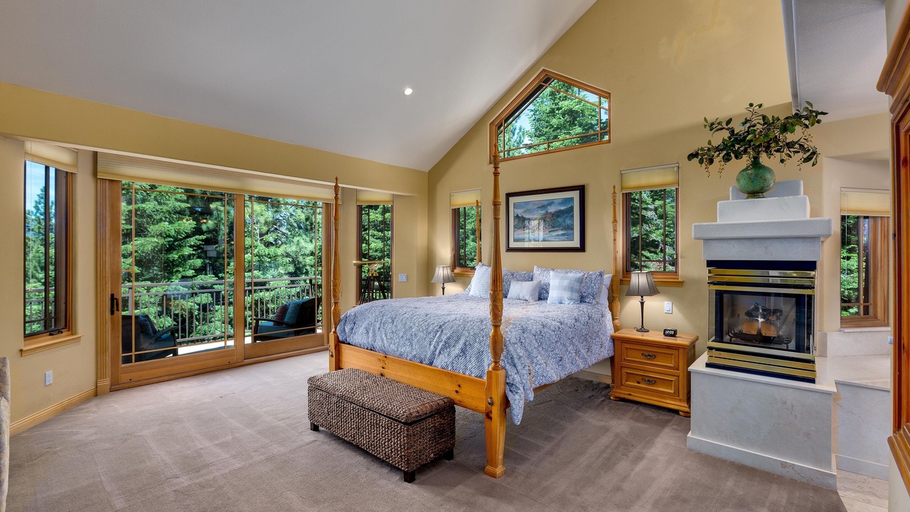 Photo of Bedroom in Country Club Estates